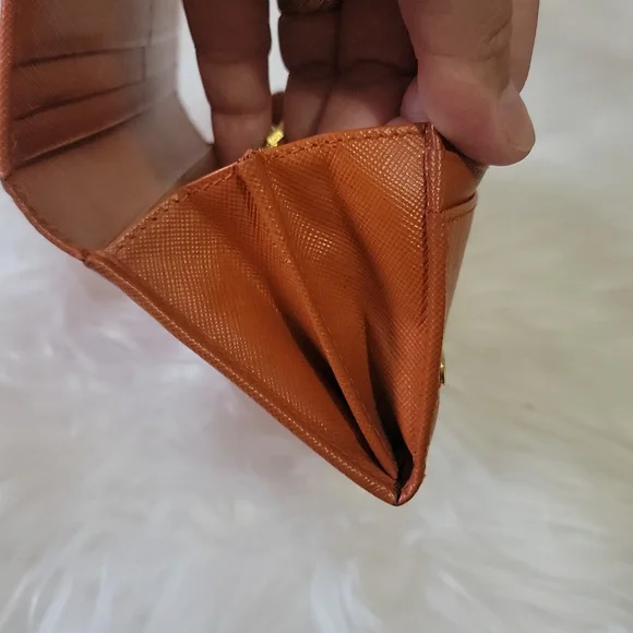 PRADA - Picture 11 of 16